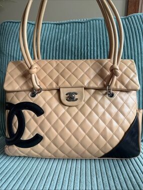 CHANEL Cambon Ligne Large Flap CC Tote Bag - Beige/Black